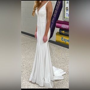 LIKE NEW!! White iridescent crystal beaded Sherri Hill gown. Size 0
